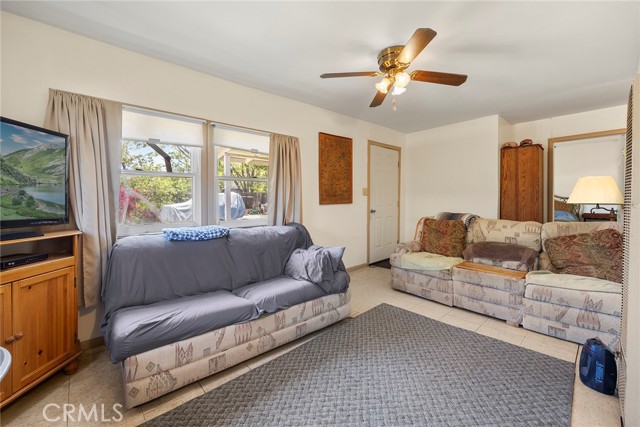 418 W Olive Avenue, La Habra CA: https://media.crmls.org/medias/b572a0ac-08cc-4ac4-8009-205e60c92601.jpg