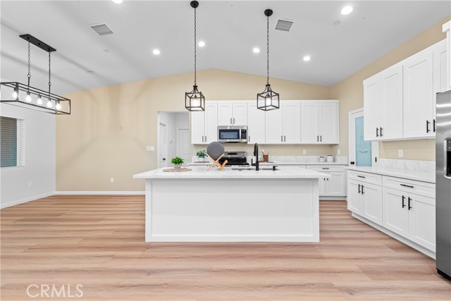 Detail Gallery Image 12 of 25 For 20324 81st St, California City,  CA 93505 - 4 Beds | 2 Baths