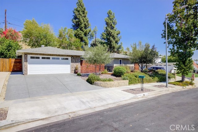 17127 Lorillard Street photo 3