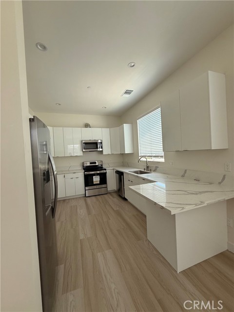 7246 N.Fair Avenue, Sun Valley CA: https://media.crmls.org/medias/b574bceb-a21d-4552-99f7-fc27fcec175d.jpg
