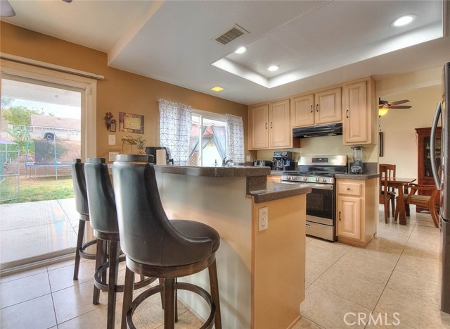 Detail Gallery Image 7 of 28 For 29073 Forest View, Lake Elsinore,  CA 92530 - 3 Beds | 2/1 Baths