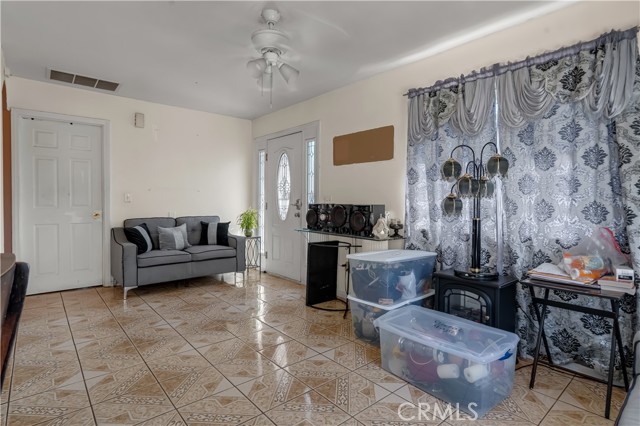 Detail Gallery Image 8 of 66 For 21931 Violeta Ave, Hawaiian Gardens,  CA 90716 - – Beds | – Baths