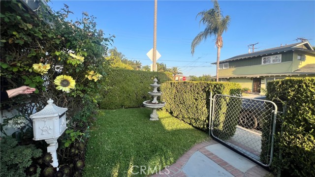 11053 Elmcrest St, El Monte CA: https://media.crmls.org/medias/b57612f1-0b30-4234-a743-98f2dc109c12.jpg