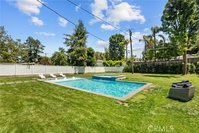 16810 Adlon Road, Encino CA: https://media.crmls.org/medias/b57614de-0edd-4cb2-b0b3-03b9c686d0ee.jpg