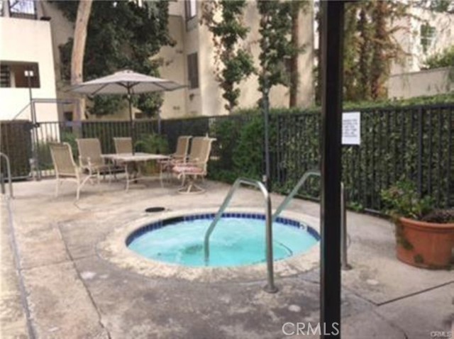 18411 HATTERAS, Tarzana CA: https://media.crmls.org/medias/b5769831-42e0-4cb0-b4ab-f9bb0362c621.jpg