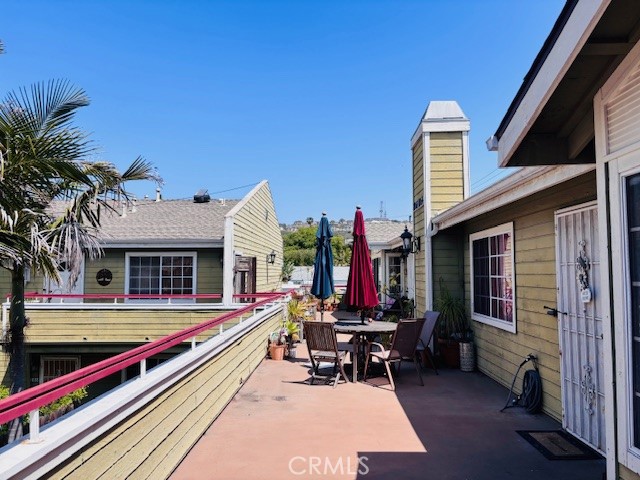 Detail Gallery Image 5 of 26 For 1864 Raymond Ave #4,  Signal Hill,  CA 90755 - 3 Beds | 2 Baths
