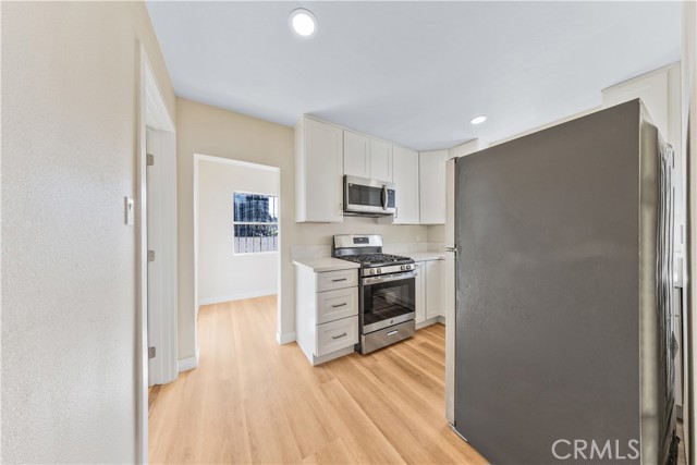 Detail Gallery Image 10 of 36 For 122 W 53rd Back Unit,  Los Angeles,  CA 90037 - 1 Beds | 1 Baths