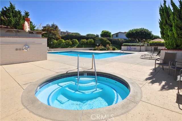 24 Peartree Lane, Rolling Hills Estates, California 90274, 3 Bedrooms Bedrooms, ,2 BathroomsBathrooms,Residential,Sold,Peartree,PV22104404