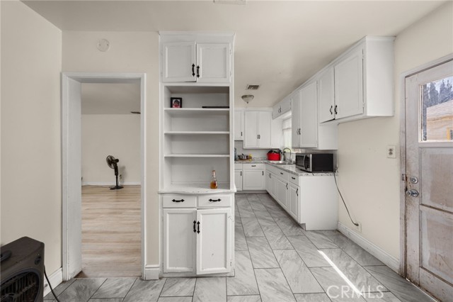 Detail Gallery Image 10 of 28 For 7027 Conejo Dr, San Bernardino,  CA 92404 - 3 Beds | 1 Baths