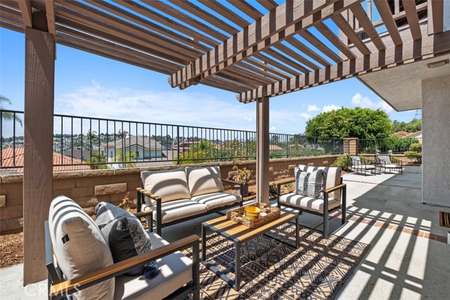 22571 Labrusca, Mission Viejo CA: https://media.crmls.org/medias/b57754d1-8abd-4259-9281-3d0f417790f3.jpg