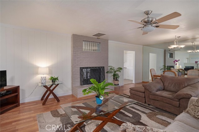 6354 Berkshire Avenue, Paradise CA: https://media.crmls.org/medias/b57806ab-0162-4167-a81f-5a38dbcbaf6e.jpg