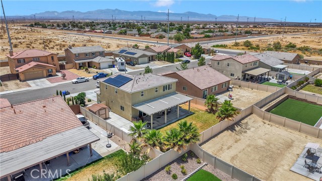 10562 Chevron Court, Adelanto CA: https://media.crmls.org/medias/b578ae7f-0438-439d-a178-da13a8b9c2a4.jpg