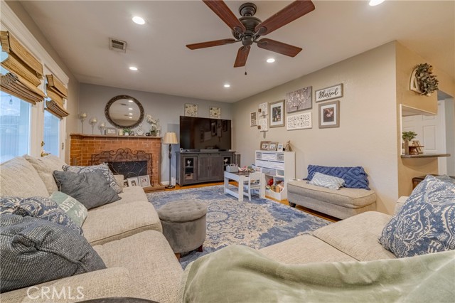 Detail Gallery Image 11 of 34 For 1335 Tamarack Ave, Atwater,  CA 95301 - 3 Beds | 2 Baths