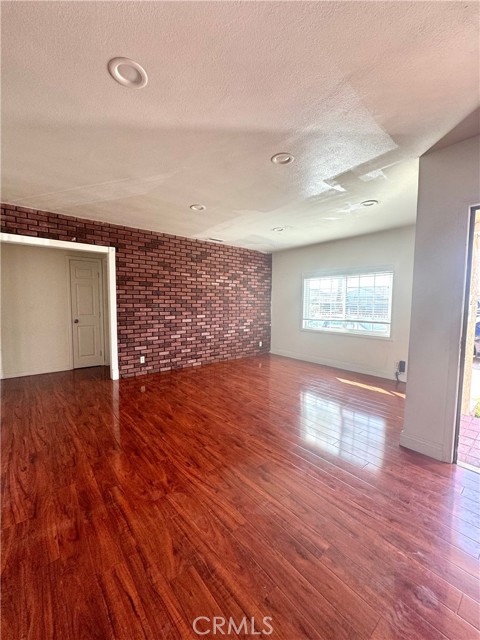 Front Image Thumbnail for CROC25277105