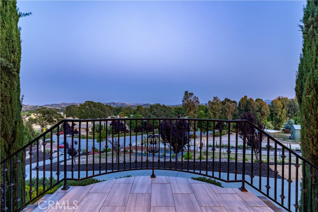 98 Nutwood Circle, Paso Robles CA: https://media.crmls.org/medias/b579fcc7-d6ff-4ae9-98e9-1e720d94cf3d.jpg