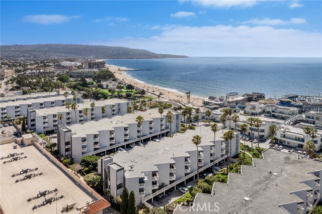 620 The Village, Redondo Beach, California 90277, 1 Bedroom Bedrooms, ,1 BathroomBathrooms,Residential,For Sale,The Village,PV24182247