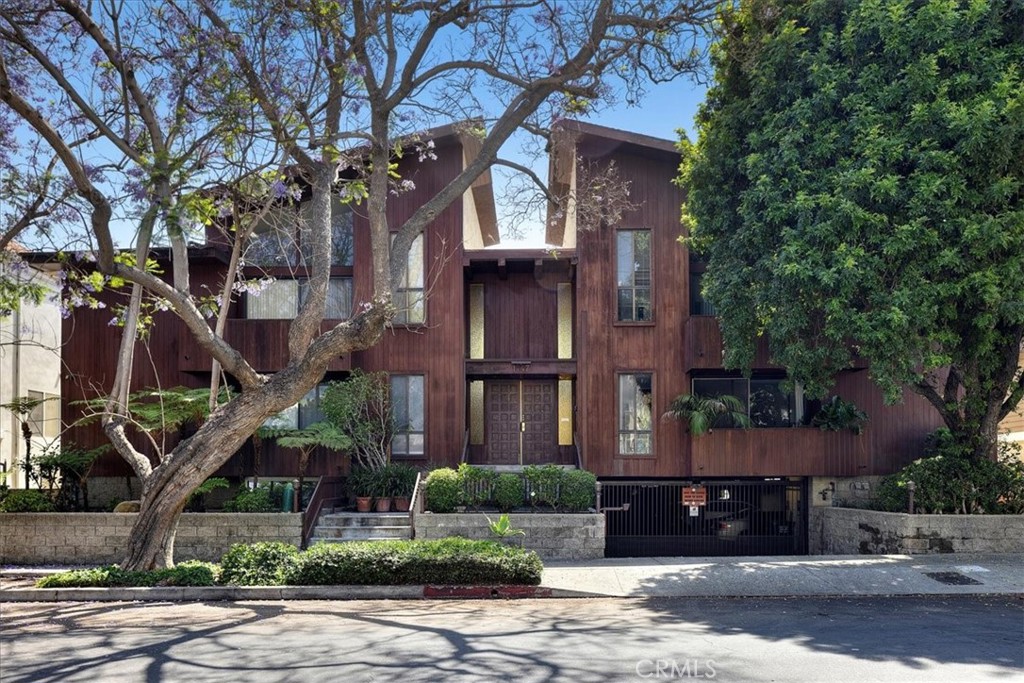 1747 Barry Avenue #103