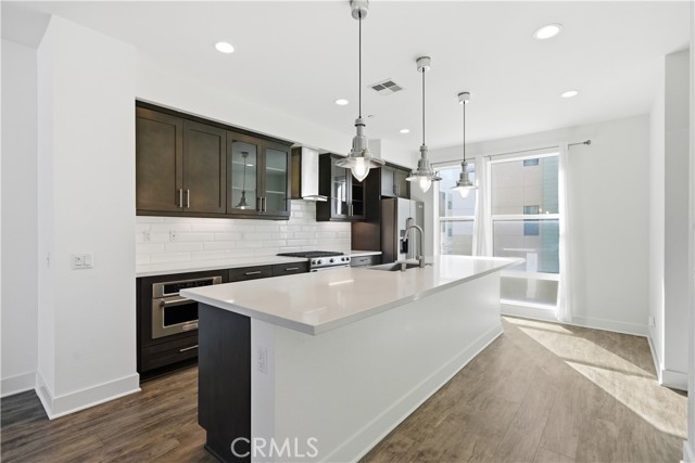 Detail Gallery Image 6 of 22 For 669 W 17th St, Costa Mesa,  CA 92627 - 2 Beds | 3/1 Baths