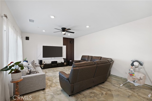 13876 Vantage Street, Moreno Valley CA: https://media.crmls.org/medias/b57bf535-eb70-4f0a-b7ee-a5a04b5f16c5.jpg