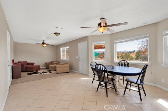 Detail Gallery Image 16 of 57 For 16783 Mission, Hesperia,  CA 92345 - 4 Beds | 3 Baths