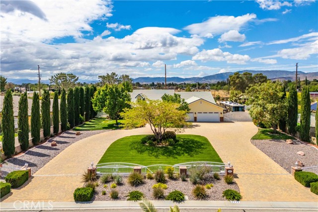 2608 Desert Rose Drive, Lancaster CA: https://media.crmls.org/medias/b57c97f9-8287-463e-b183-3af166cf8347.jpg