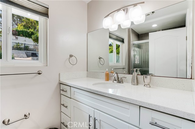 Detail Gallery Image 24 of 52 For 1440 Holbrook St, Eagle Rock,  CA 90041 - 3 Beds | 3/1 Baths