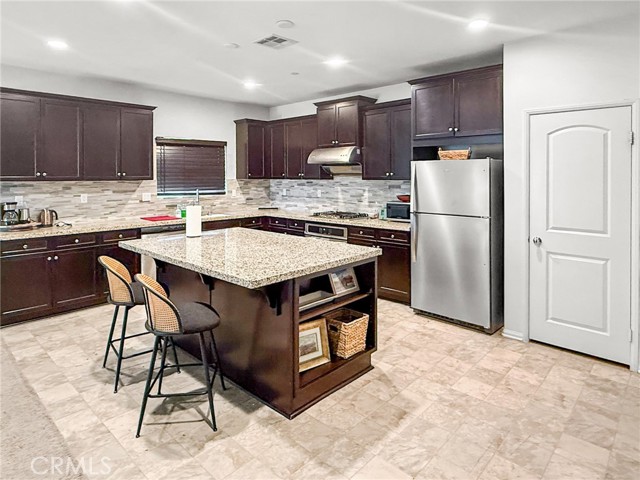 Detail Gallery Image 5 of 20 For 2455 E Lewiston St, Ontario,  CA 91761 - 5 Beds | 3 Baths