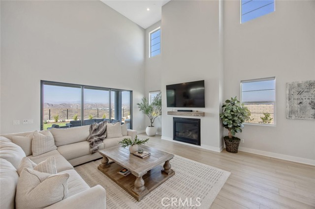 27751 Reel Lane, Stevenson Ranch CA: https://media.crmls.org/medias/b57d9c38-4343-467d-b7c0-51da24ac3d51.jpg