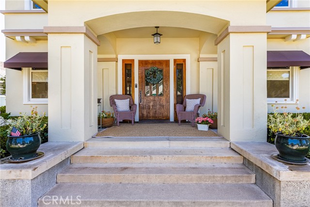 Detail Gallery Image 4 of 39 For 155 N Cleveland St, Orange,  CA 92866 - 4 Beds | 2 Baths