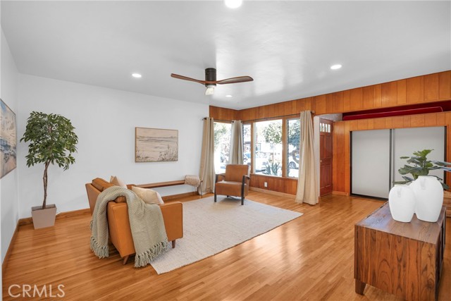 Detail Gallery Image 8 of 39 For 313 14th St, Seal Beach,  CA 90740 - 3 Beds | 2 Baths