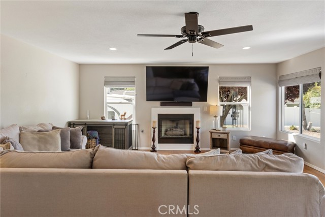 Detail Gallery Image 16 of 73 For 925 Osos Way, Paso Robles,  CA 93446 - 3 Beds | 2/1 Baths