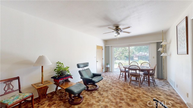125 Hilton Street, Madera CA: https://media.crmls.org/medias/b57fdc9d-a7ee-4a36-b931-921db403c68b.jpg