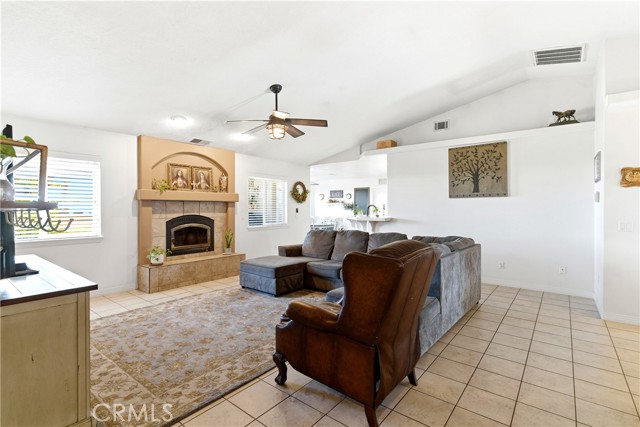 Detail Gallery Image 20 of 58 For 7330 Smoke Tree, Phelan,  CA 92371 - 4 Beds | 3 Baths