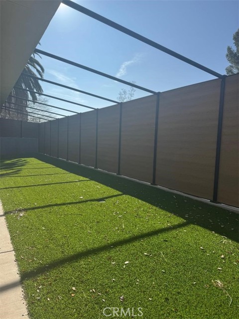 Detail Gallery Image 2 of 12 For 2844 Fairmount Ave, La Crescenta,  CA 91214 - 2 Beds | 2 Baths