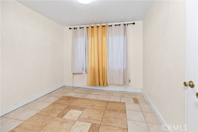 Detail Gallery Image 13 of 16 For 11377 Gaynor Ave, Granada Hills,  CA 91344 - 4 Beds | 2 Baths