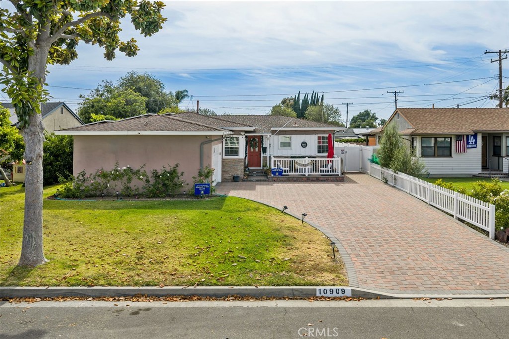 10909 Gladhill