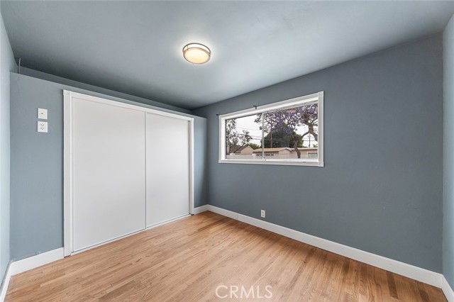 1917 N Britton Drive, Long Beach CA: https://media.crmls.org/medias/b5812da2-5e65-4a33-8790-5815e392384a.jpg