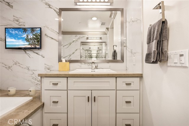 200 S Orange Grove Boulevard, Pasadena CA: https://media.crmls.org/medias/b58158c3-e323-4a6d-9bb2-87841ae2632f.jpg