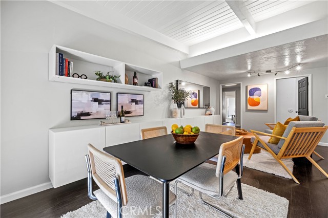 Detail Gallery Image 20 of 55 For 21206 Merridy St, Chatsworth,  CA 91311 - 4 Beds | 3 Baths