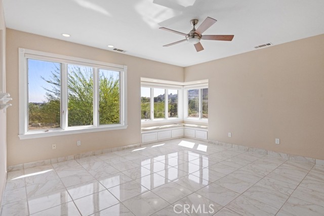 38075 Via Majorca, Murrieta CA: https://media.crmls.org/medias/b5827a0c-1601-4bd9-8ffe-b5a63d423161.jpg