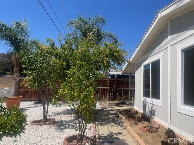34798 Lyn Avenue, Hemet CA: https://media.crmls.org/medias/b5828ad2-c31f-420f-a877-474d3c085ae8.jpg