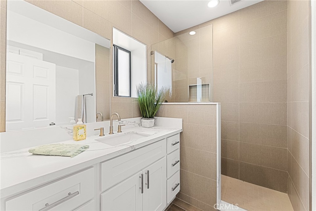 MLS #IV25219801 image #21