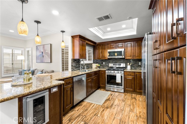 Detail Gallery Image 9 of 29 For 4561 Warner #203,  Huntington Beach,  CA 92649 - 2 Beds | 2 Baths