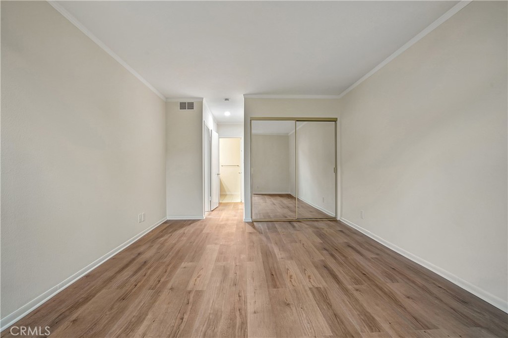 https://media.crmls.org/medias/b584014f-ada0-4cf1-a539-c0a1ebecfaf6.jpg?preset=X-Large
