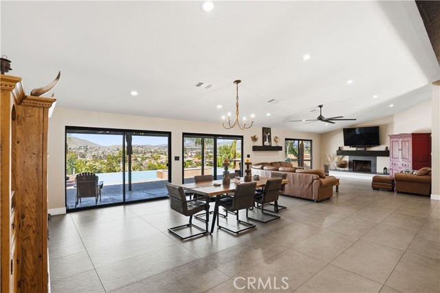 Detail Gallery Image 8 of 69 For 30861 Blackhorse Dr, Canyon Lake,  CA 92587 - 4 Beds | 2/1 Baths