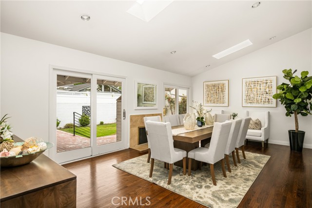 Detail Gallery Image 4 of 30 For 2102 Ostrom Ave, Long Beach,  CA 90815 - 3 Beds | 2 Baths