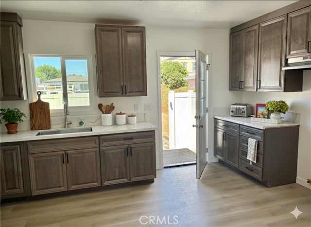 Detail Gallery Image 4 of 14 For 339 E 220th, Carson,  CA 90745 - 2 Beds | 1 Baths