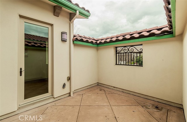 1562 N Empire Lane, Clovis CA: https://media.crmls.org/medias/b585f22b-93de-48de-a3f9-2649c0f9269a.jpg