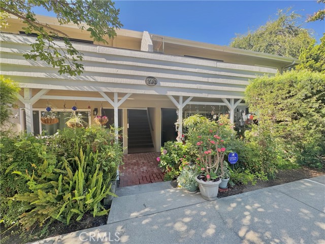 Detail Gallery Image 1 of 29 For 198 E Laurel Ave #D,  Sierra Madre,  CA 91024 - 2 Beds | 1 Baths