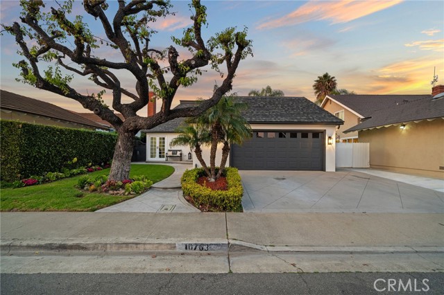 Detail Gallery Image 6 of 45 For 10763 El Centro Avenue, Fountain Valley,  CA 92708 - 5 Beds | 2/1 Baths